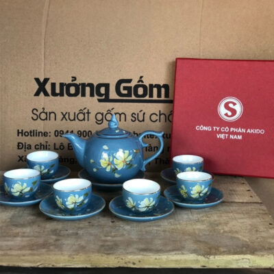 Bộ ấm chén Bát Tràng dáng bầu tròn màu xanh dương họa tiết hoa sen trắng XG-AC37