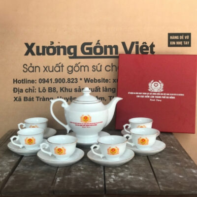 Bộ ấm chén in logo dáng Phú Quý màu trắng vẽ chỉ vàng XG-AC12