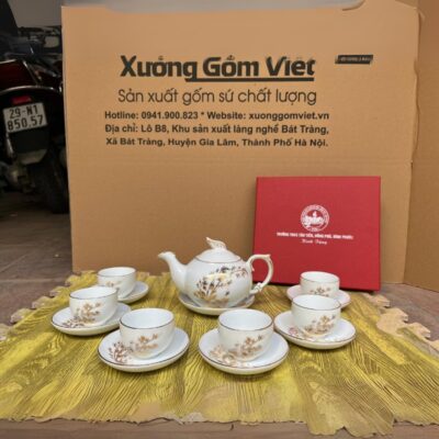 Bộ ấm chén gốm sứ Bát Tràng in logo trường THCS Tân Tiến, Đồng Phú, Bình Phước dáng phượng hoàng họa tiết cành tre màu trắng XG-AC105