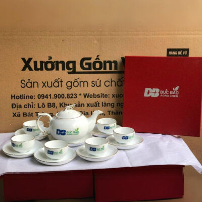 Bộ ấm chén in logo Đức Bảo Agro Chem dáng bầu tròn màu trắng viền kim XG-AC69