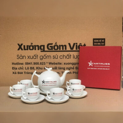 Bộ ấm chén in logo StarTruss dáng bầu tròn màu trắng XG-AC86