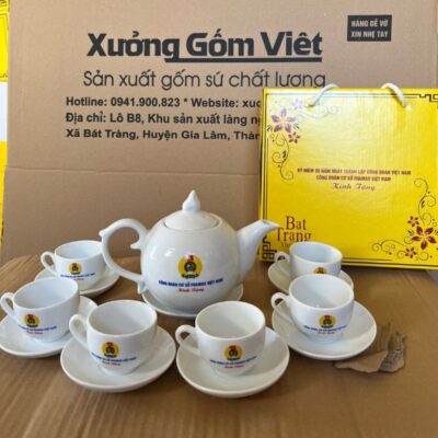 Bộ ấm chén gốm sứ Bát Tràng in logo Công Đoàn Cơ Sở FRAMAS Việt Nam dáng bưởi lửa màu trắng XG-AC118