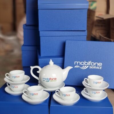 Bộ ấm chén in logo mobifone dáng bầu màu trắng XG-AC99
