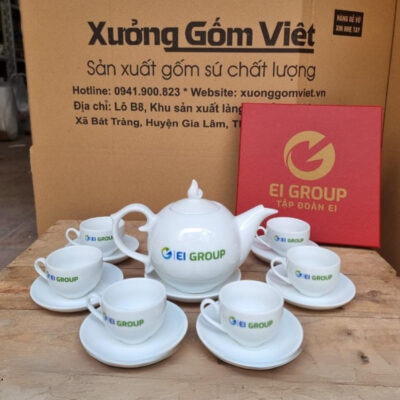 Bộ ấm chén sứ chén in logo ei group dáng bầu chóp lửa XG-AC94