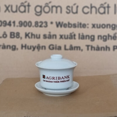 Tách trà tàu in logo AgriBank chi nhánh Huế dáng lùn không quai có nắp kèm dĩa kẻ màu trắng XG-LS193