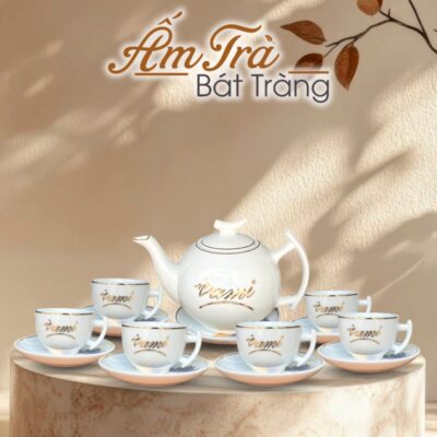 bo-am-tra-ve-tay-dang-buoi-canh-hoa-tiet-hoa-sen-vang-kim-in-logo-atbt-vt01 (1)