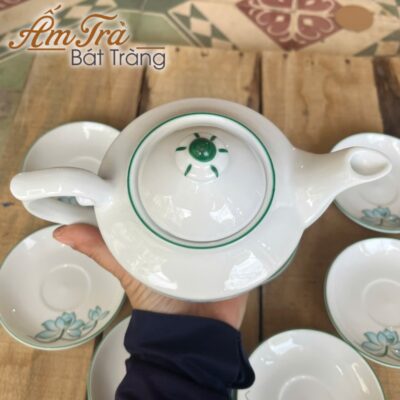 bo-tra-ve-tay-hoa-tiet-sen-xanh-dang-than-den-in-logo-atbt-vt02 (5)