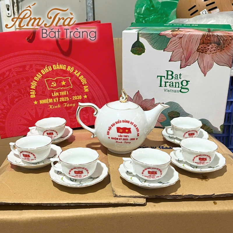 am-chen-tra-ve-tay-in-logo-qua-tang-dai-hoi-hoa-tiet-truc-chuon-dang-buoi-lua-atbt-vt18 (2)