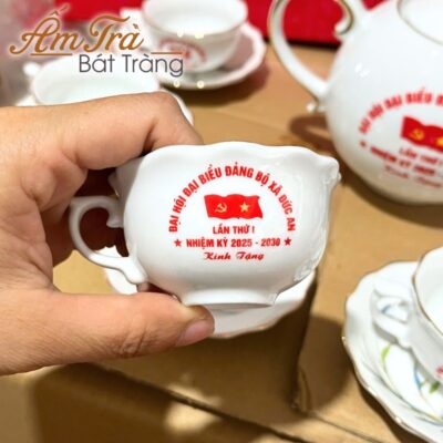 am-chen-tra-ve-tay-in-logo-qua-tang-dai-hoi-hoa-tiet-truc-chuon-dang-buoi-lua-atbt-vt18 (5)