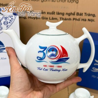 bo-am-chen-tra-ve-tay-qua-tang-in-logo-dang-buoi-canh-ve-dai-sen-atbt-vt21 (4)