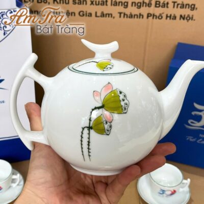 bo-am-chen-tra-ve-tay-qua-tang-in-logo-dang-buoi-canh-ve-dai-sen-atbt-vt21 (5)