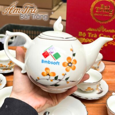 bo-am-chen-ve-tay-in-logo-hoa-tiet-hoa-mai-dang-buoi-lua-atbt-vt14 (4)