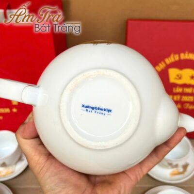 bo-am-chen-ve-tay-in-logo-qua-tang-sen-chuon-vang-kim-dang-buoi-lua-atbt-vt33 (6)