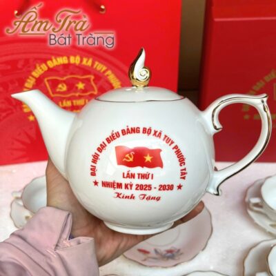 bo-am-chen-ve-tay-qua-tang-dai-hoi-in-logo-hoa-tiet-sen-xanh-vang-kim-dang-buoi-lua-atbt-vt16