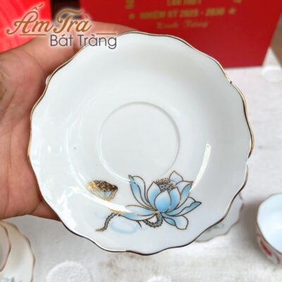 bo-am-chen-ve-tay-qua-tang-dai-hoi-in-logo-hoa-tiet-sen-xanh-vang-kim-dang-buoi-lua-atbt-vt16