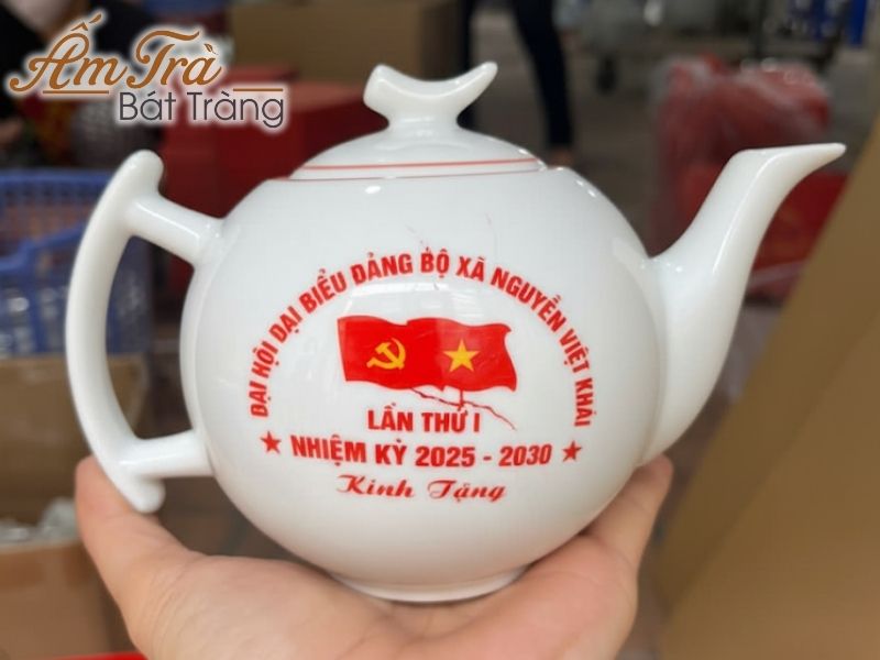 các lỗi in ấn logo trên bộ ấm trà gốm sứ quà tặng