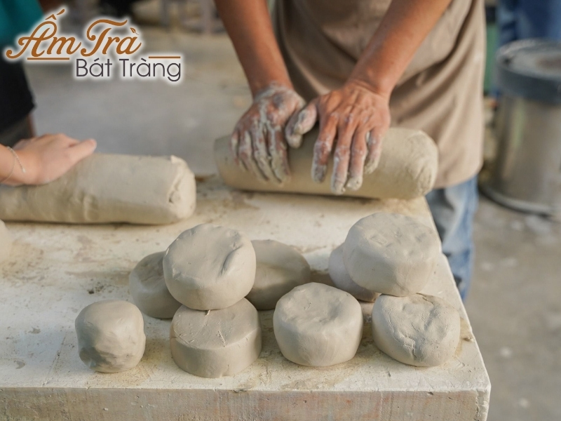 quy trình sản xuất bộ ấm chén trà gốm sứ quà tặng (1)