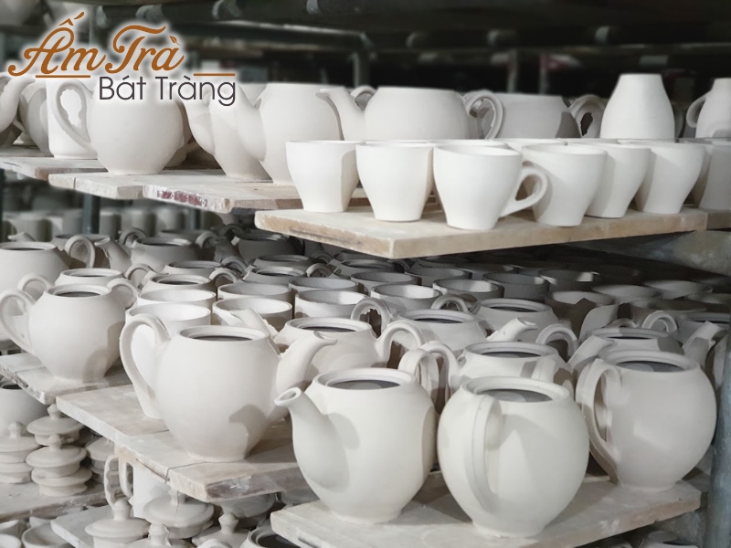 quy trình sản xuất bộ ấm chén trà gốm sứ quà tặng (6)