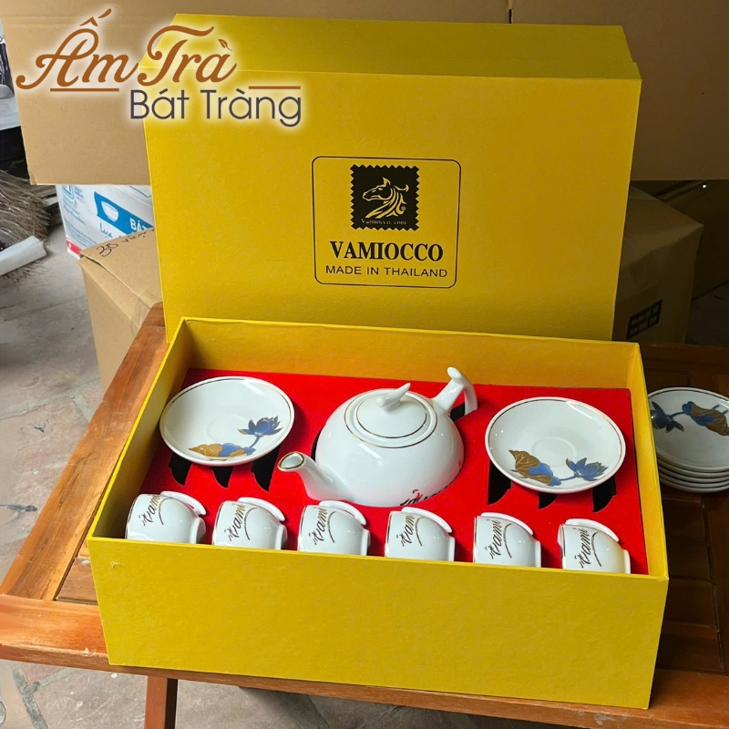 bao-bi-hop-qua-dung-am-chen-tra-qua-tang-thiet-ke-theo-yeu-cau (1)