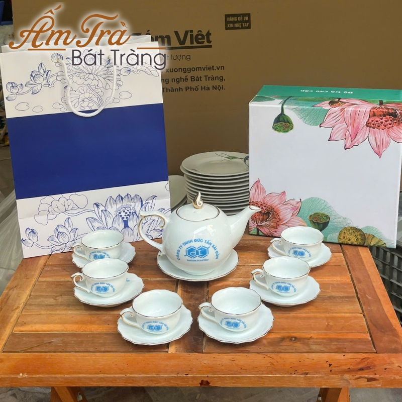 bộ ấm chén men trắng in logo quà tặng viền vàng kim (1)