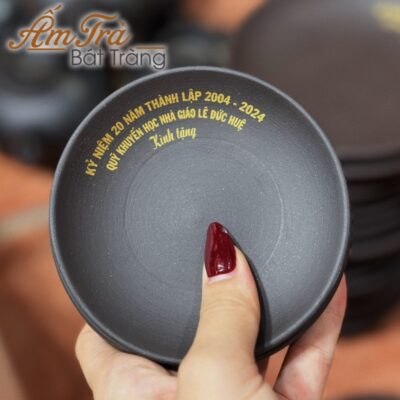 bo-am-chen-tu-sa-in-logo-qua-tang-ba-chan-hoa-tiet-hoa-dap-noi-atbt-ts05 (6)